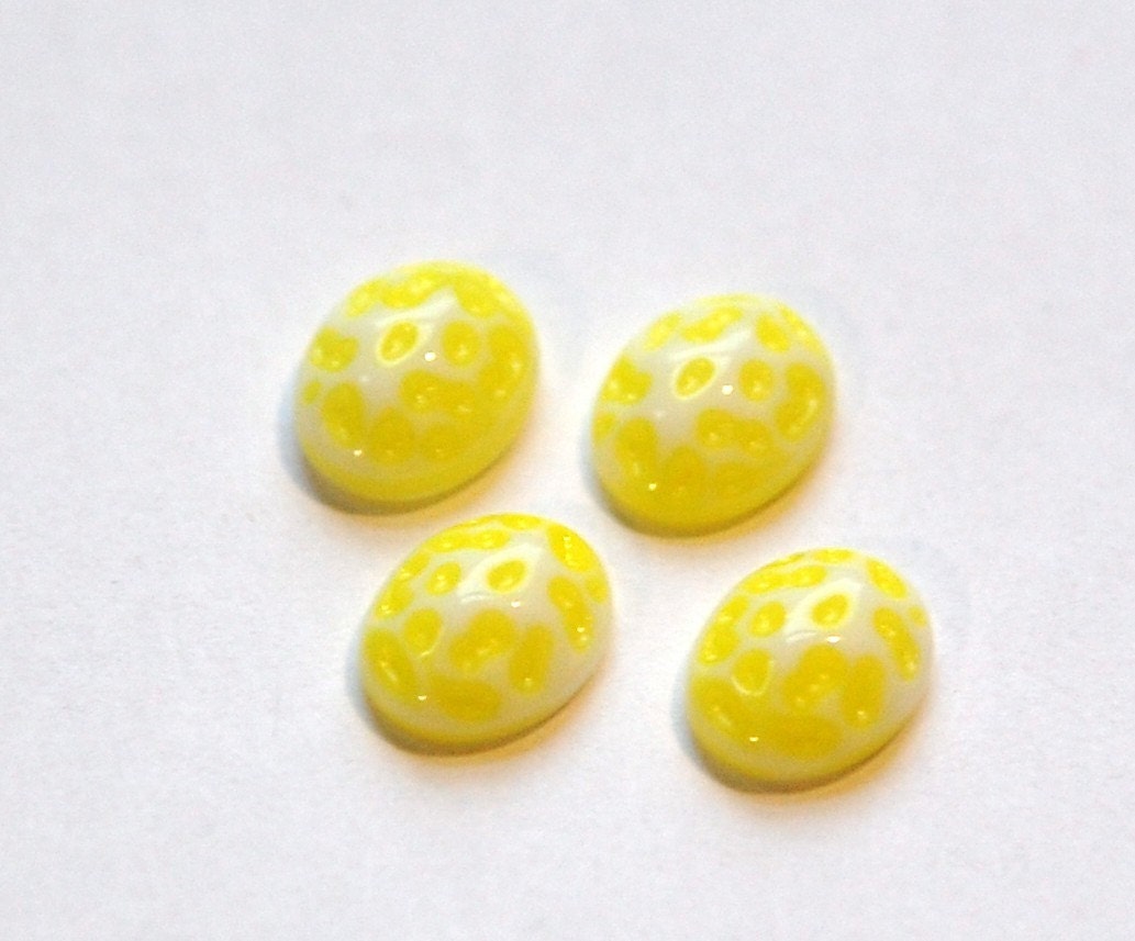 Vintage Yellow and White Glass Textured Cabochons 10x8mm cab729A