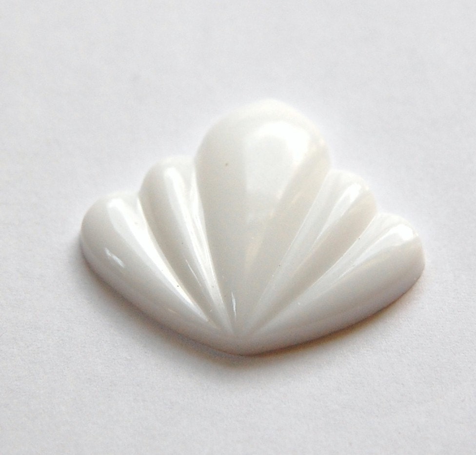Vintage White Glass Swag Cabochon Germany cab048L