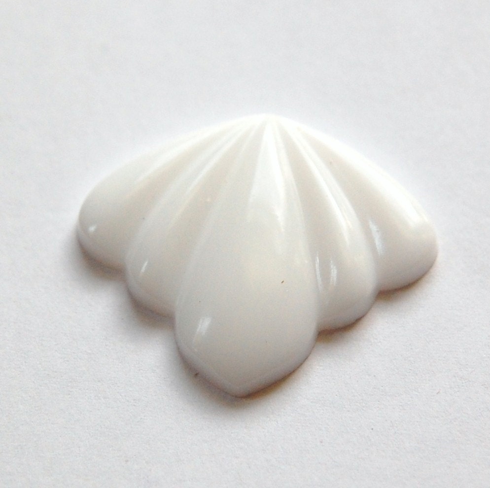 Vintage White Glass Swag Cabochon Germany cab048L