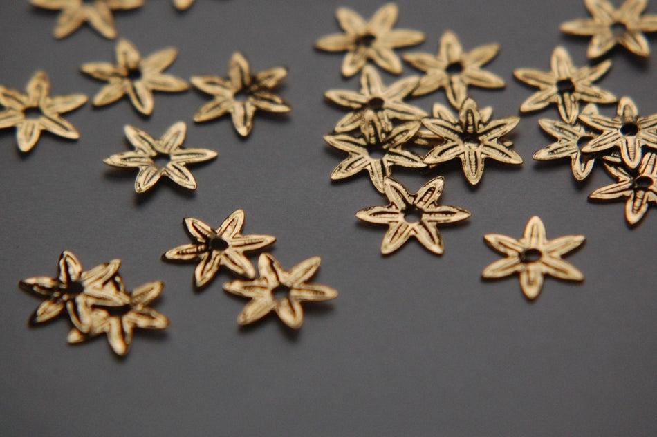 Vintage Flat Gold Tone Flower Stamping X12 mtl287