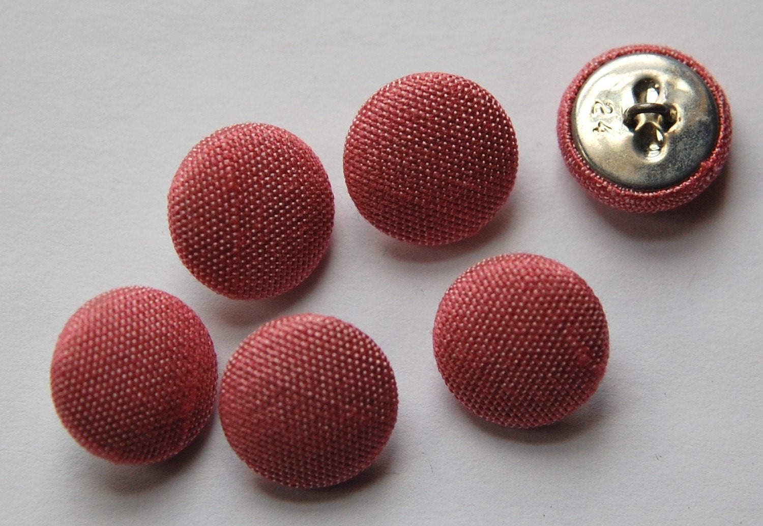 Vintage Dusty Rose Silk Buttons 15mm btn002H