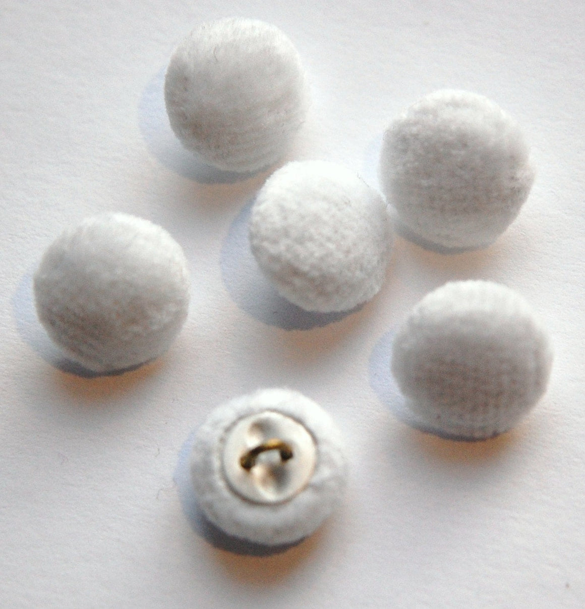 Vintage White Soft Velour Fabric Buttons 13mm Metal Shank btn004D