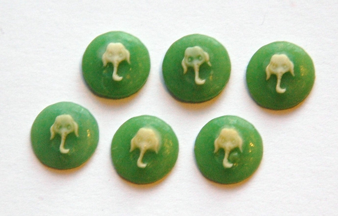 Acrylic Green and Ivory Elephant Cameo 10mm (6)