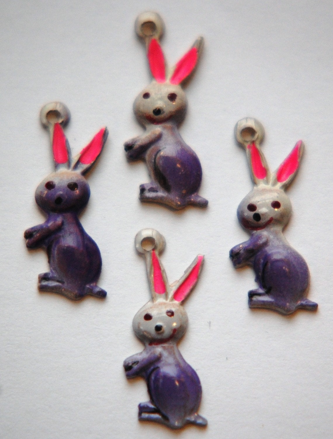 Vintage Metal Bunny Rabbit Charms 22mmx9mm (4) chr176E