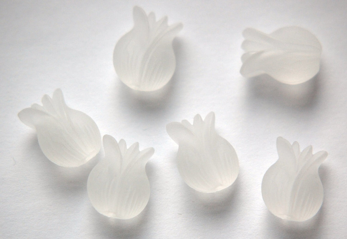 Vintage Matte White Lucite Tulip Flower Beads lg bds581D