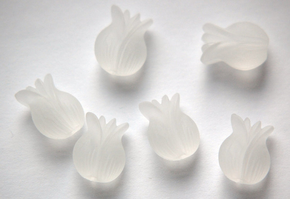 Vintage Matte White Lucite Tulip Flower Beads lg bds581D