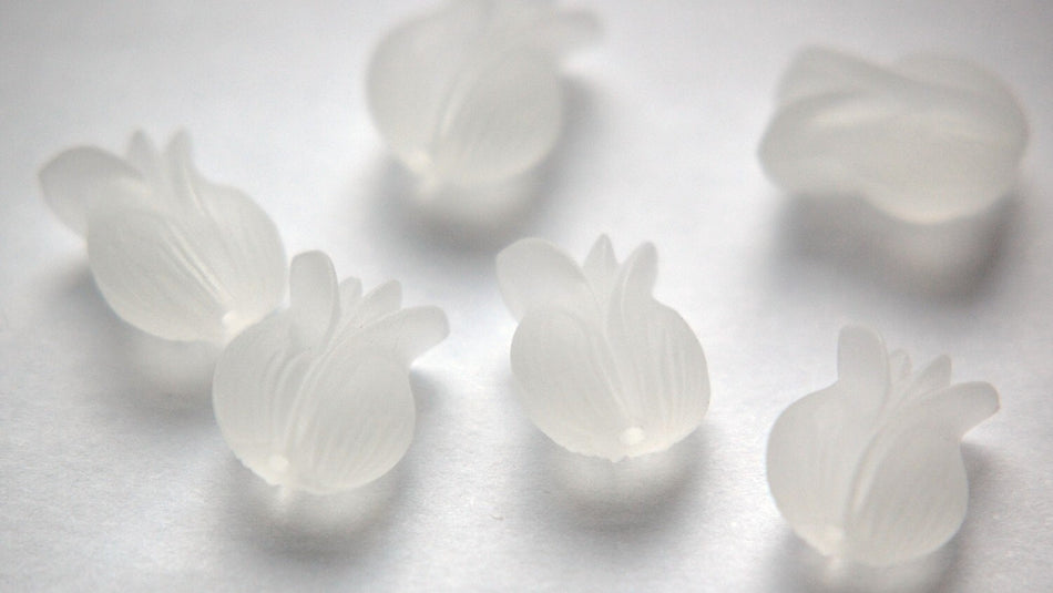 Vintage Matte White Lucite Tulip Flower Beads lg bds581D
