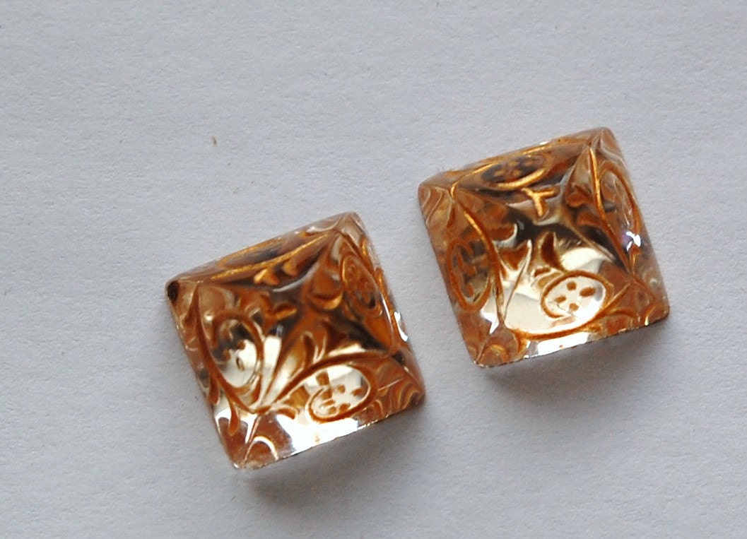 12mm Clear Glass Etched with Gold Pyramid Cabochons (2) cab580G