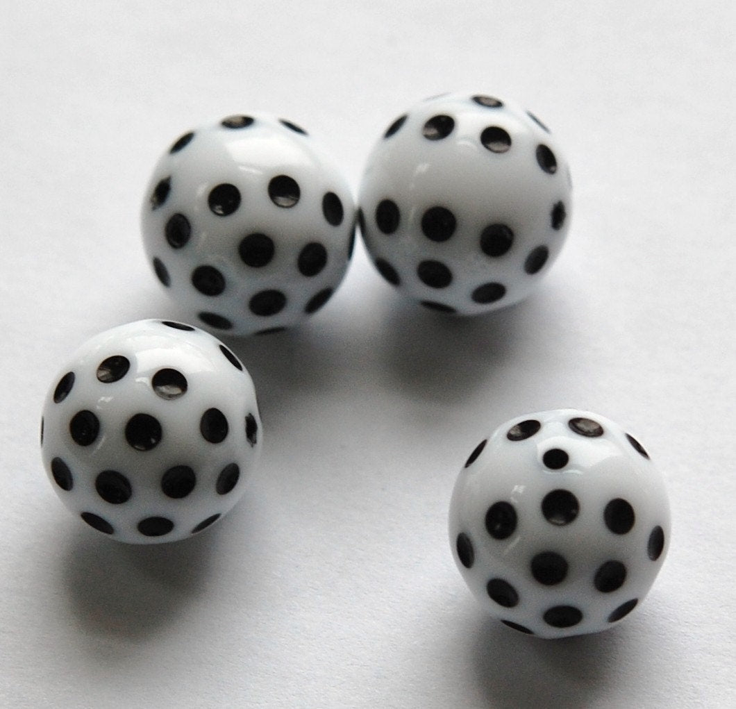 Vintage White with Black Polka Dot Beads 14mm bds436B