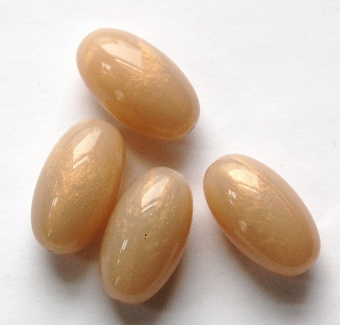 Vintage Beige Opal Oval Lucite Beads (4) bds817D