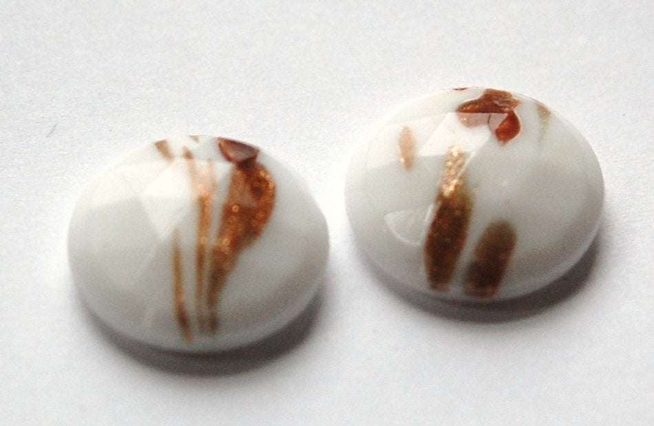 Vintage White Faceted Glass with Goldstone 18mm cab780A