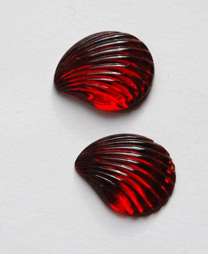 Vintage Ruby Red Glass Fan or Shell Cabochons cab286A