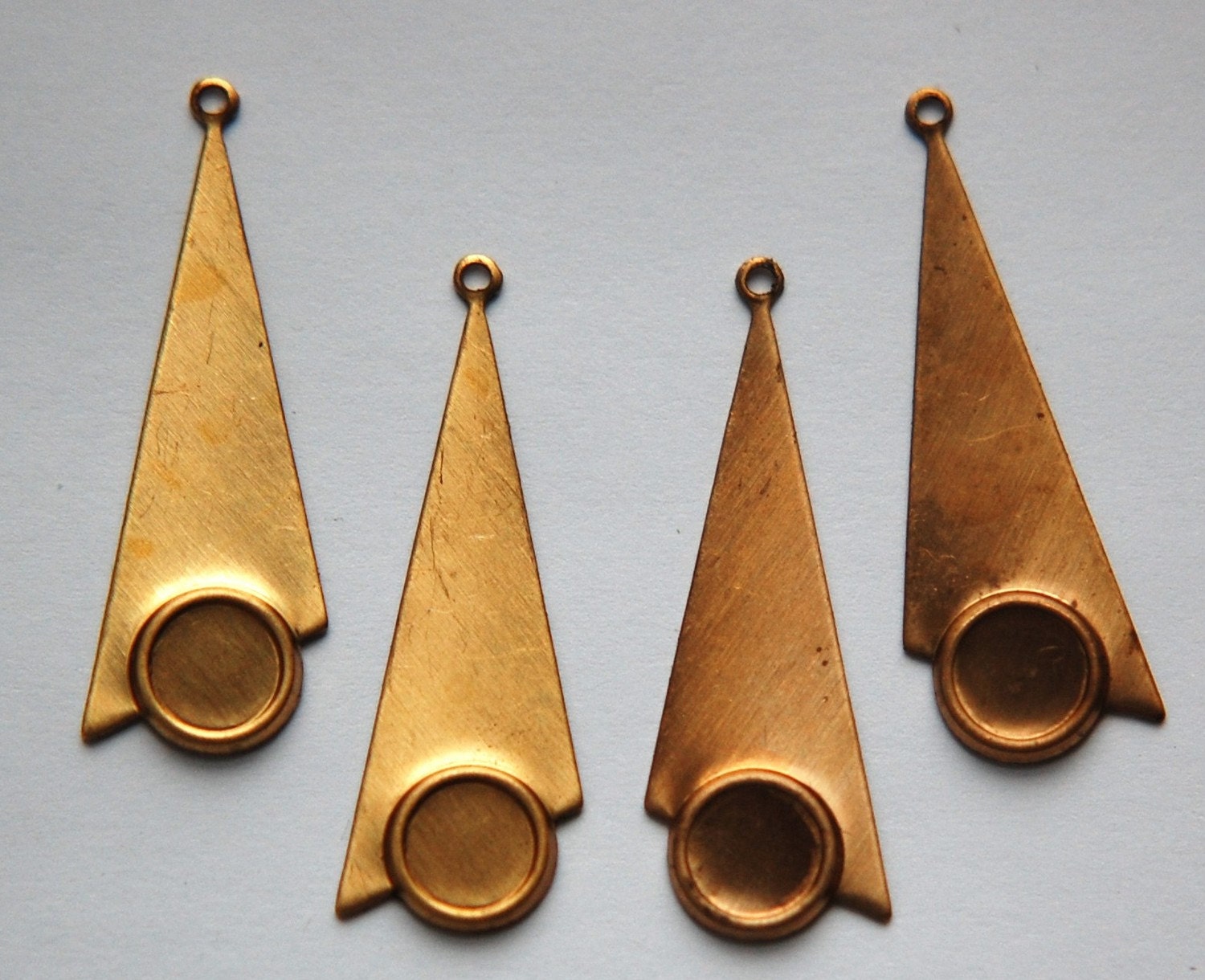 1 Loop Brass Geometric Triangle Pendants with 7mm Setting (4) mtl066A