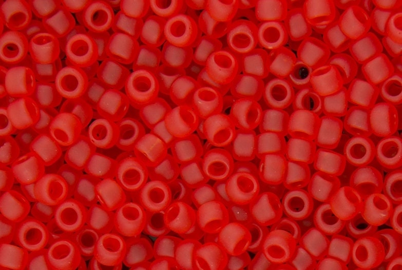 8/0 TOHO ROUND Frosted Translucent Light Siam Ruby Seed Bead (8g)