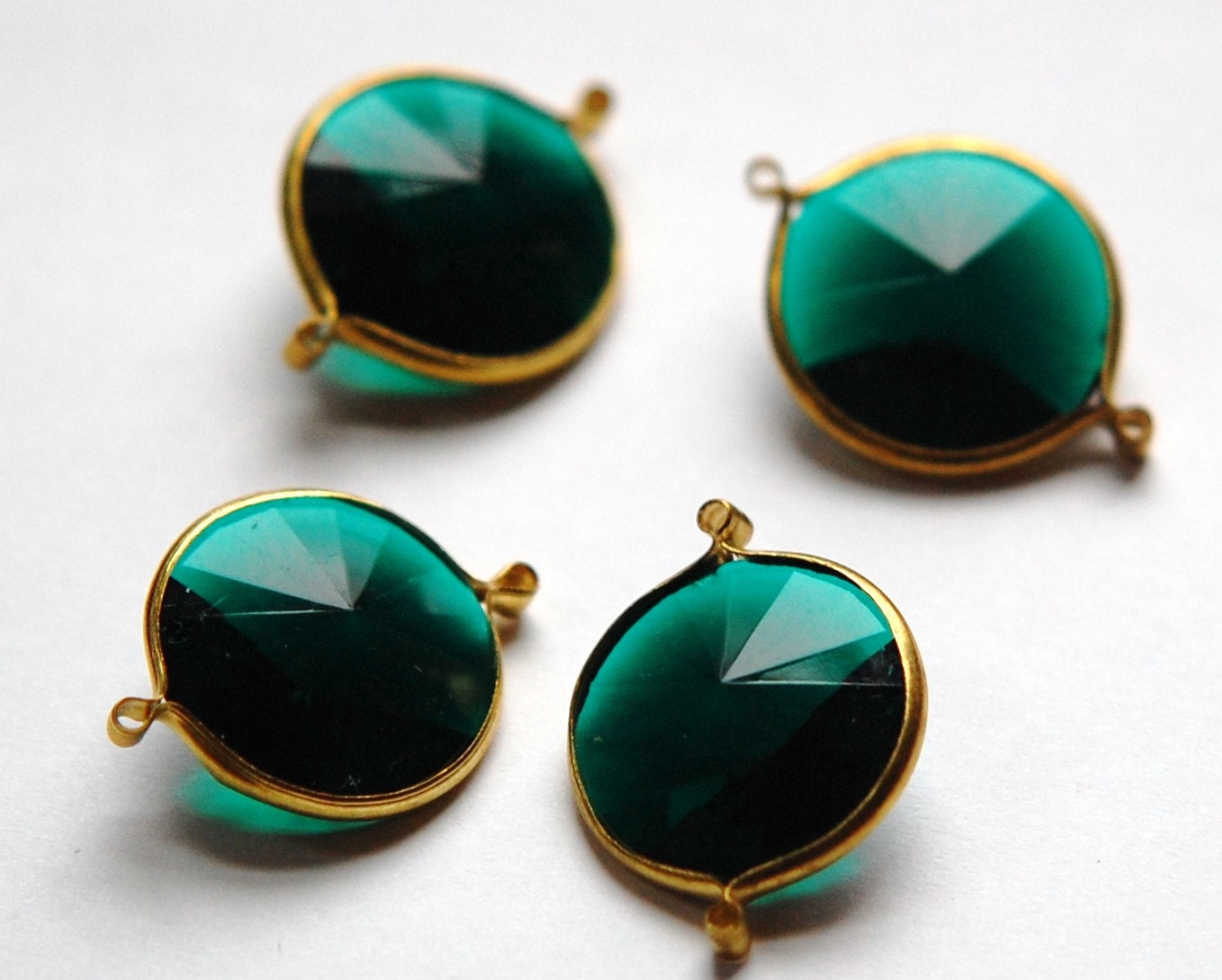 Vintage Emerald Green Acrylic Rivoli Channel Set 18mm Connectors chr156A