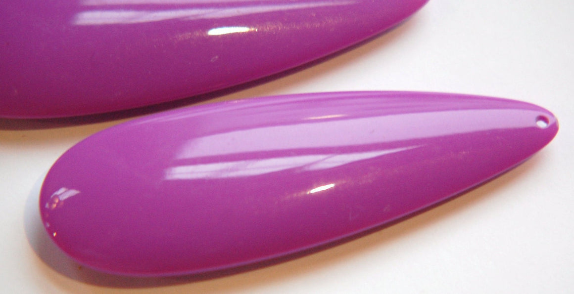 Large Vintage Acrylic Purple Teardrop Pendants LG (2) pnd145C