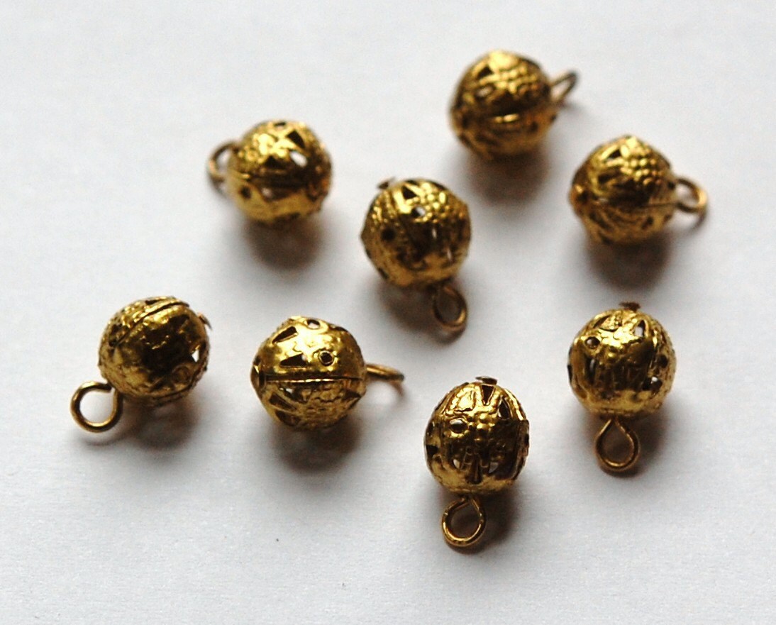 Vintage Raw Brass Filigree Bead Drop Charm (8) drp057