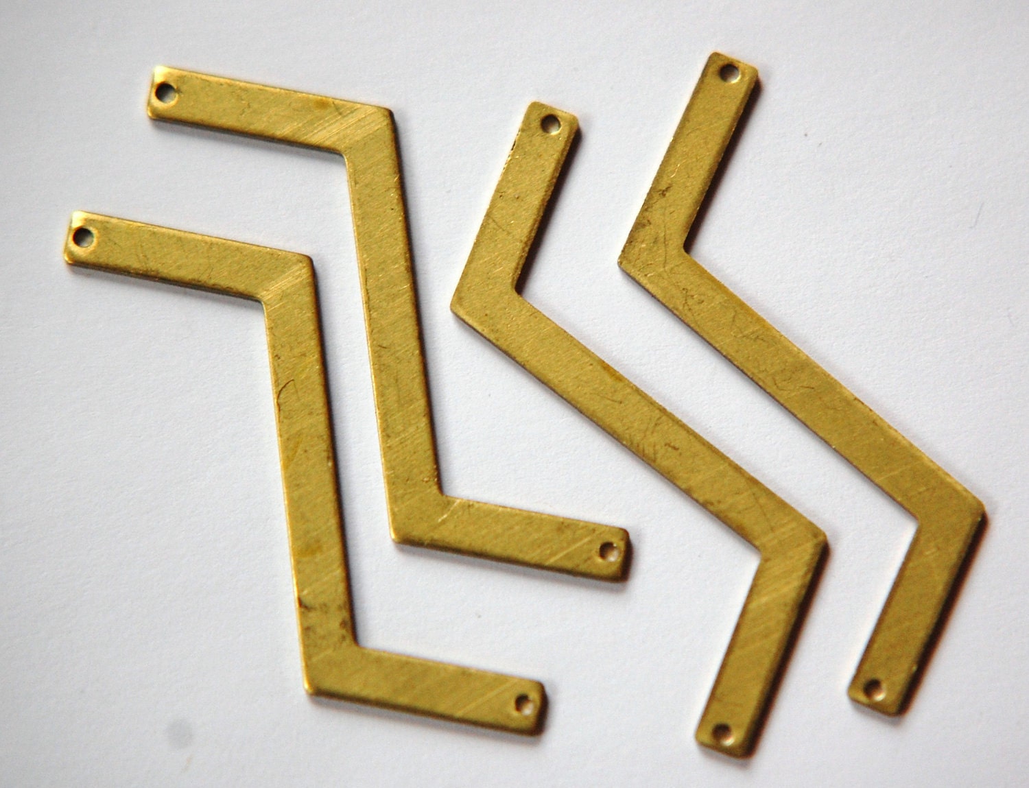 2 Hole Raw Brass Z Shaped Zigzag Connector Pendants (4) mtl269