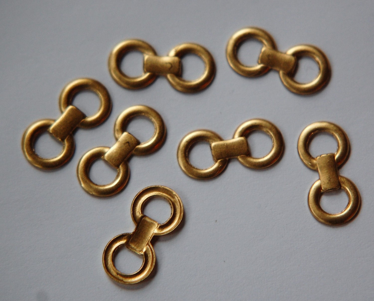 Raw Brass Link Look Ring Connectors Drops mtl288
