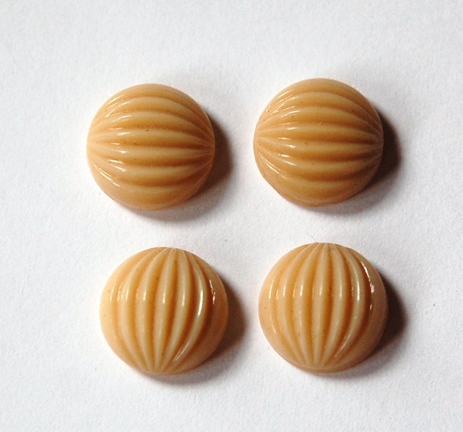 Vintage Tan Beige Melon Glass Cabochons 11mm cab703N