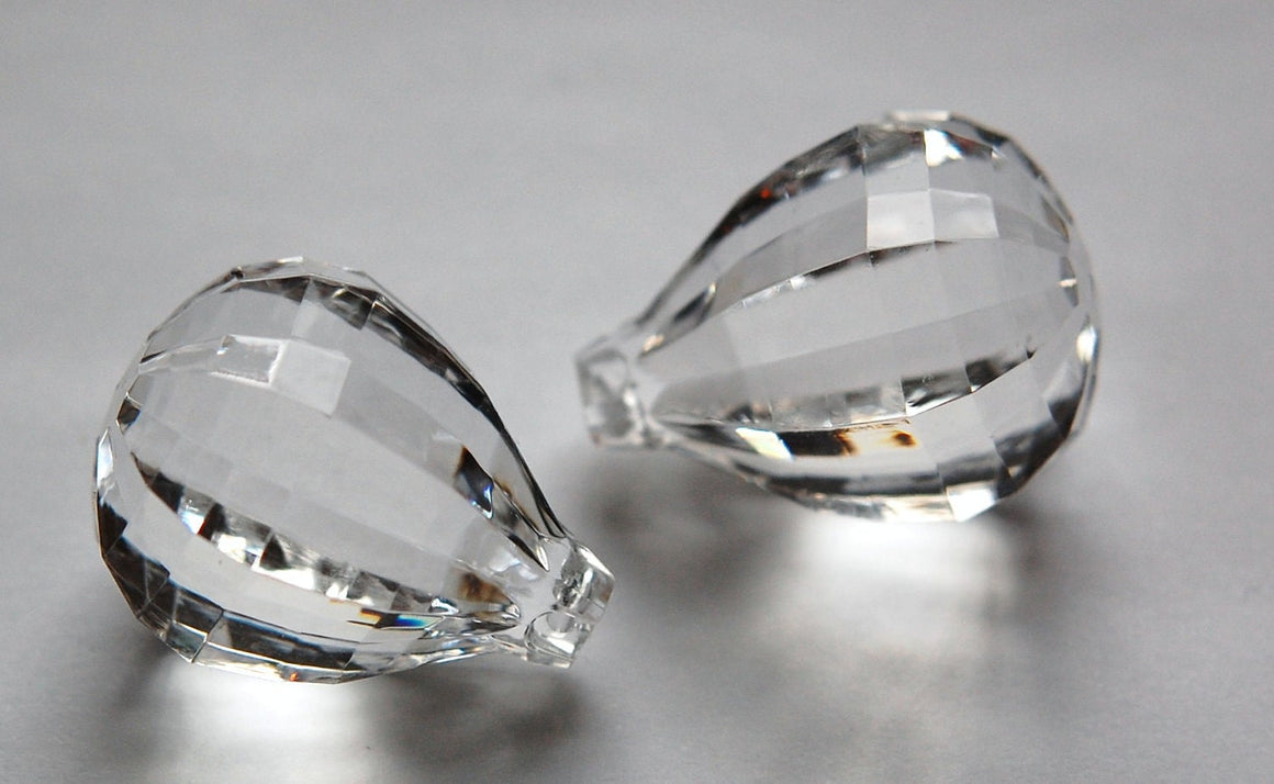 Vintage Crystal Clear Faceted Acrylic Pendants Drops LG pnd072A