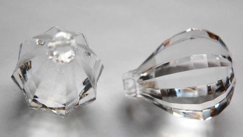Vintage Crystal Clear Faceted Acrylic Pendants Drops LG pnd072A