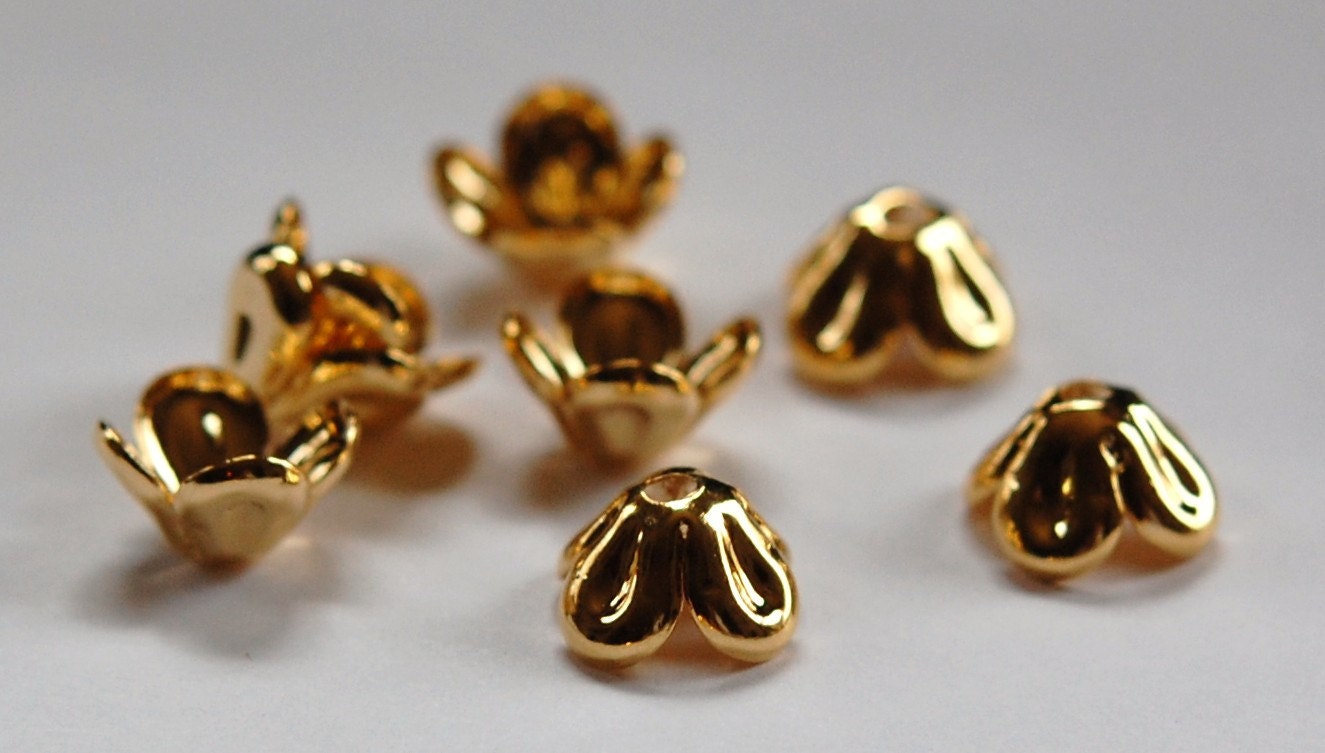 Gold Plated Rounded 4 Petal Bead Cap (8) mtl072B
