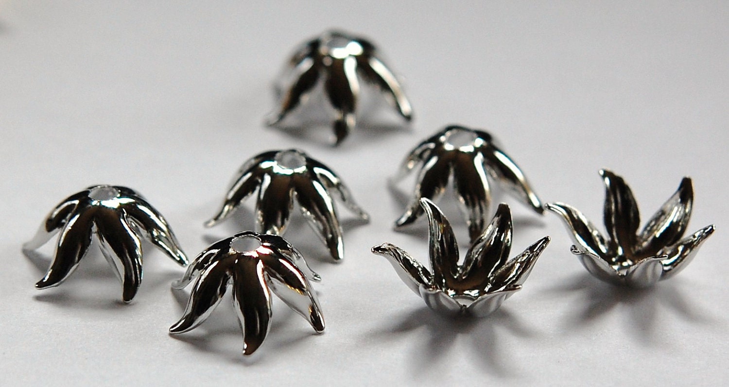 Silver Plated 6 Petal Flower Bead Cap (8) mtl071A