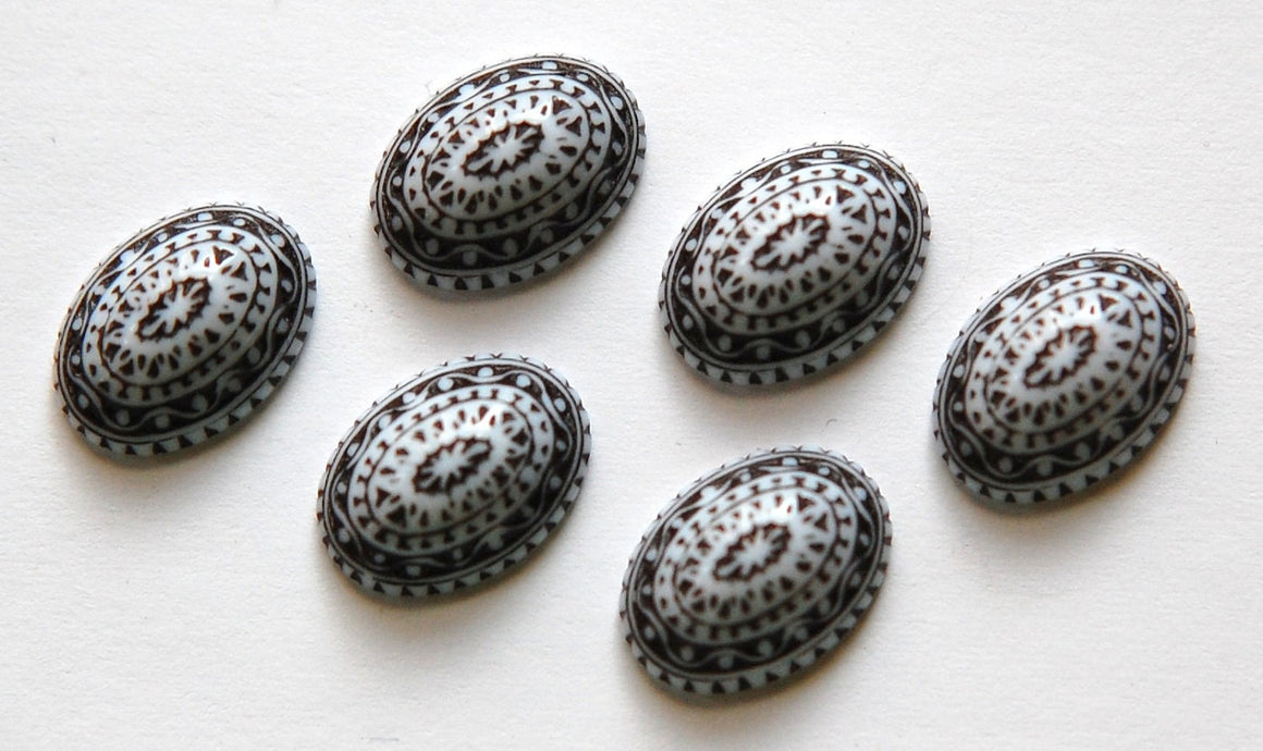 Vintage Etched Design Black and White Cabochons 14mm x 10mm cab711A