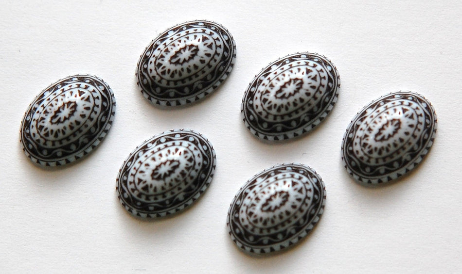 Vintage Etched Design Black and White Cabochons 14mm x 10mm cab711A