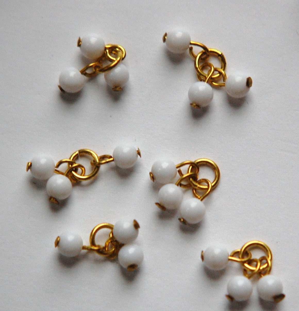 Vintage White Acrylic 3 Bead Drops Charms Japan drp068A