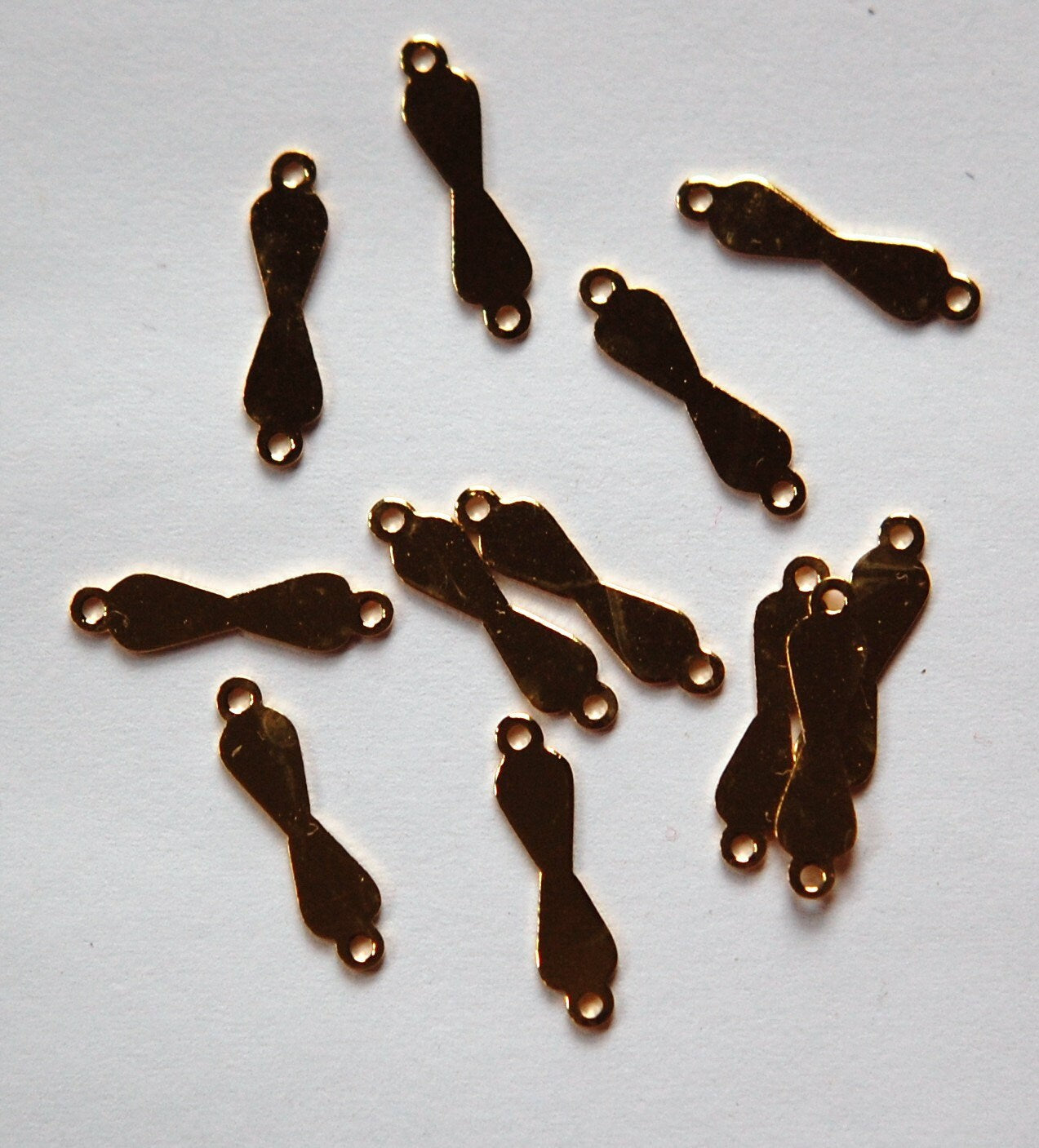 2 Loop Gold Plated Solid Figure Eight Connector Drops (15) mtl359C