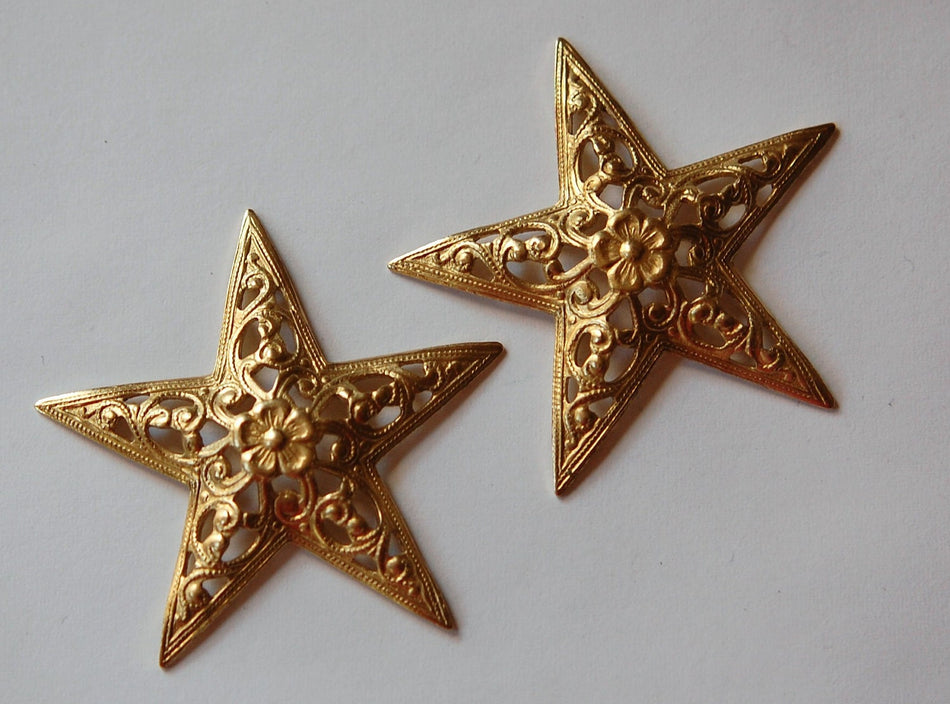 Raw Brass Dapped Filigree Star with Flower (2) mtl338