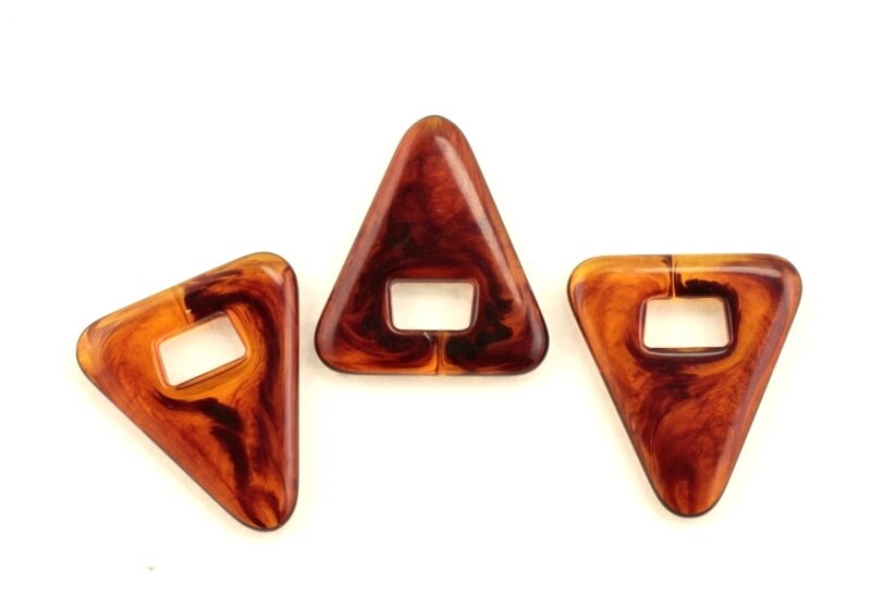 Tortoise Brown Triangle Drop Pendants (6)