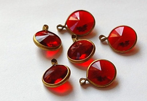 Vintage Ruby Red Acrylic Rivoli Channel Set 12mm 2 Loop chr155