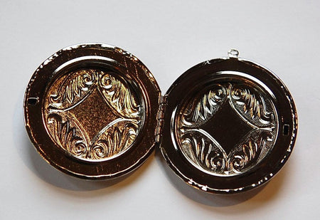 Vintage Etched Round Locket 43mm Antiqued Silver lkt006