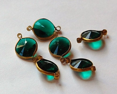Vintage Emerald Green Acrylic Rivoli Channel Set 12mm 2 Loop chr155A