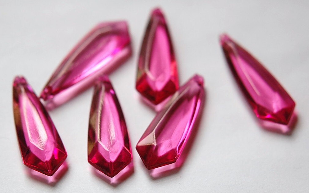 Vintage Acrylic Translucent Rose Pointed Faceted Pendant Drops bds093E