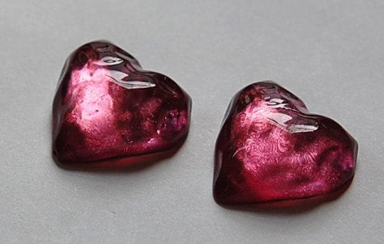 Vintage Funky Mod Bumpy Fuchsia Lucite Heart Cabochon (2) cab773J