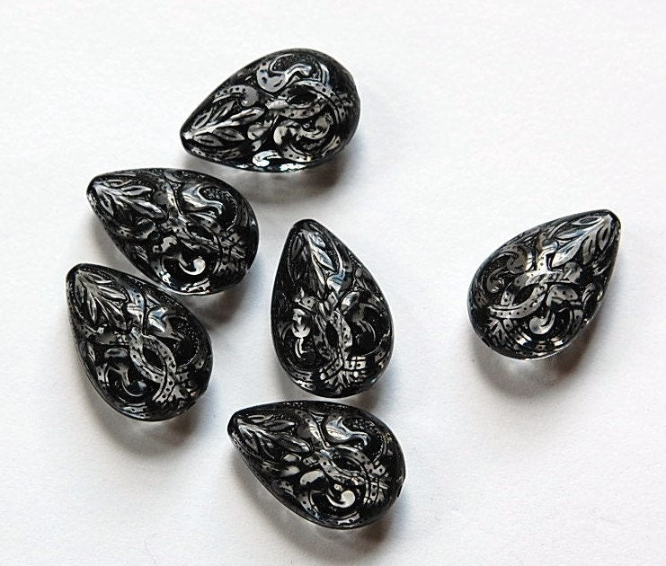 Vintage Style Clear with Black Etched Teardrop Beads (6) bds120L