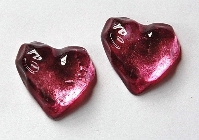 Vintage Funky Mod Bumpy Fuchsia Lucite Heart Cabochon (2) cab773J