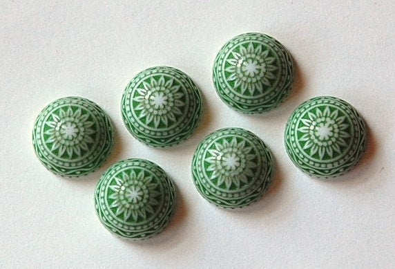 Vintage Etched Mosaic Green and White Cabochons 12mm cab827