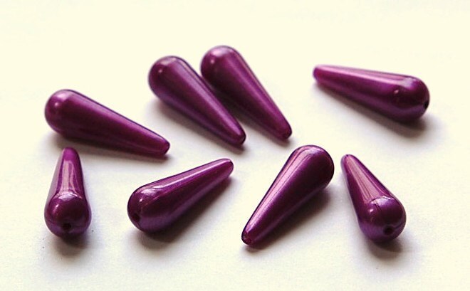 Vintage Acrylic Metalic Purple Moonglow Teardrop Beads sm bds094A