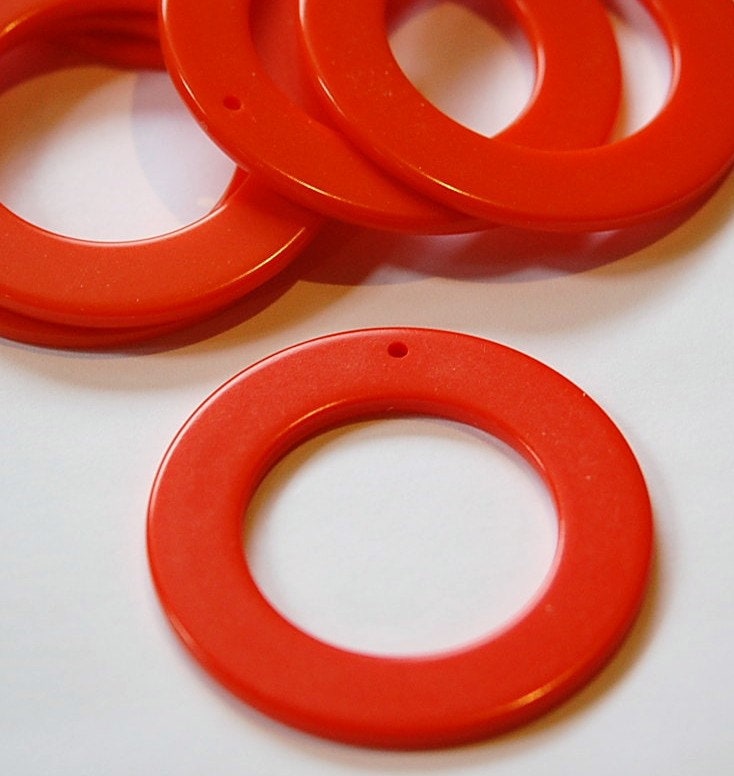Large Vintage Orange Plastic Hoops Pendants (6) hps050A