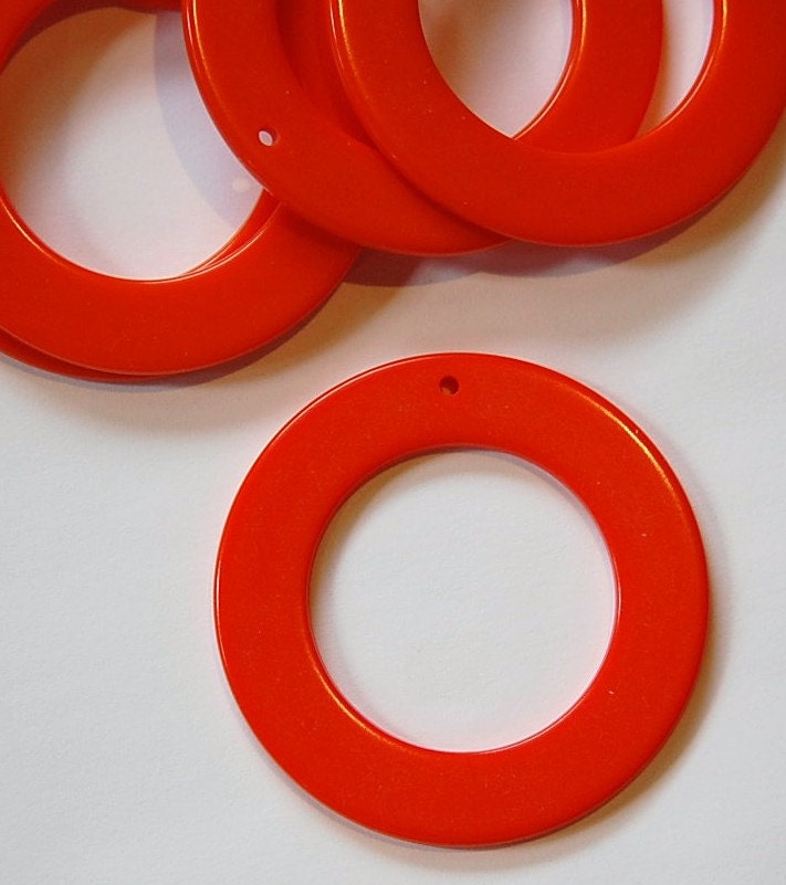 Large Vintage Orange Plastic Hoops Pendants (6) hps050A