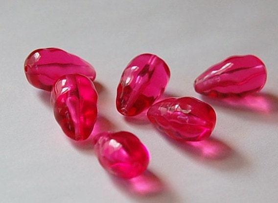 Vintage Acrylic Bumpy Translucent Pink Teardrop Beads bds655