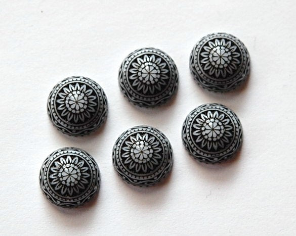 Vintage Etched Mosaic Black and White Cabochons 10mm cab712F