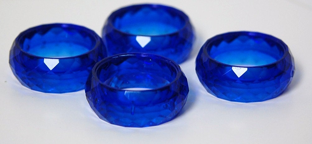 Vintage Plastic Translucent Blue Faceted Hoops Beads hps046