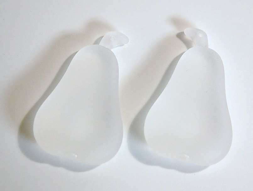 Vintage Acrylic Matte Crystal Pear Fruit Pendants (2) pnd039A