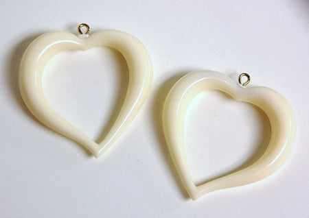 Vintage Ivory Acrylic Open Heart Pendants pnd059C